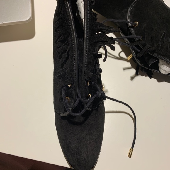 Tory Burch lamb fur lined heeled boots - Picture 2 of 8